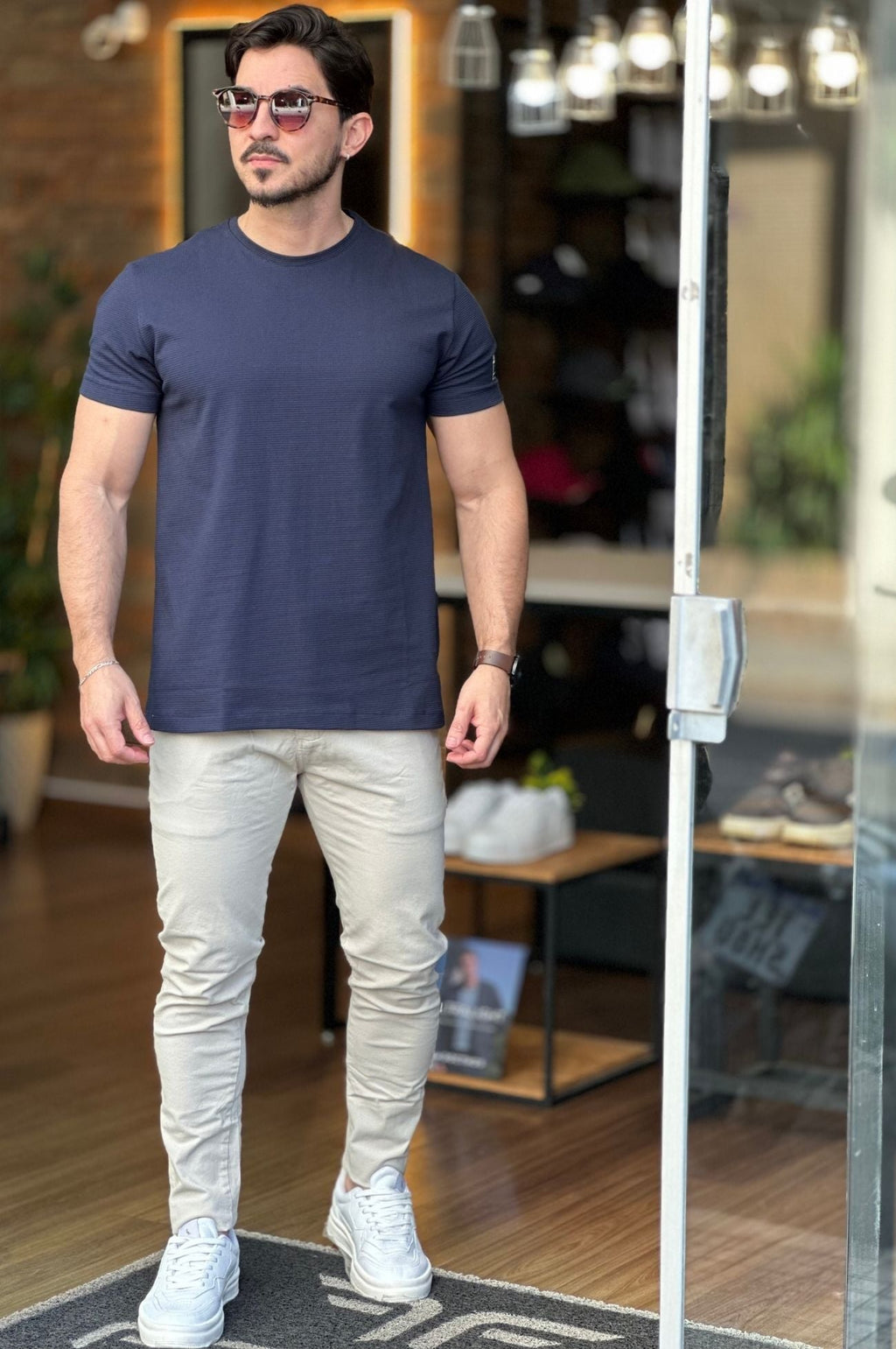 Camiseta Texturizada Azul Escuro Acostamento