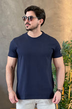 Camiseta Texturizada Azul Escuro Acostamento