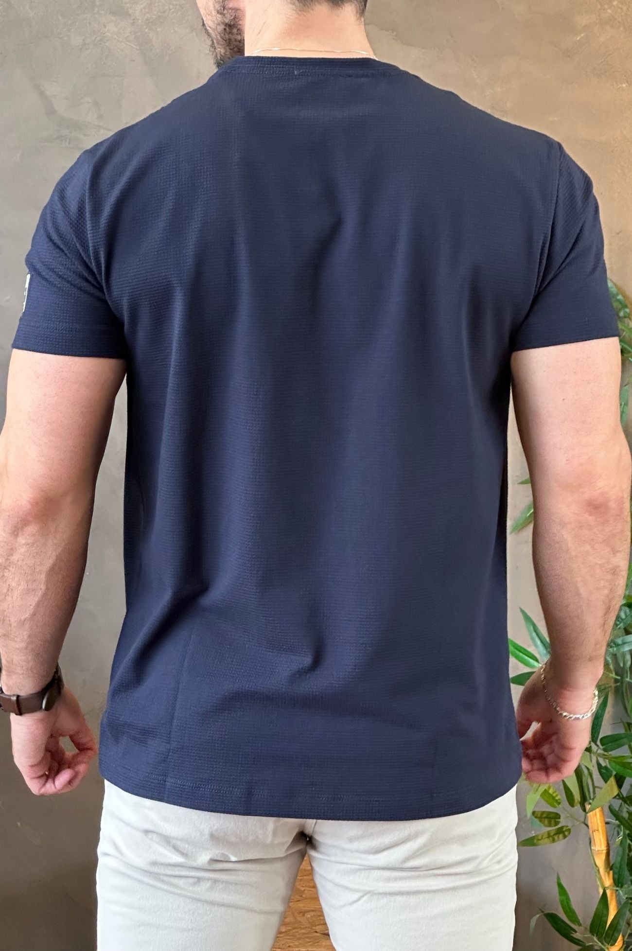 Camiseta Texturizada Azul Escuro Acostamento
