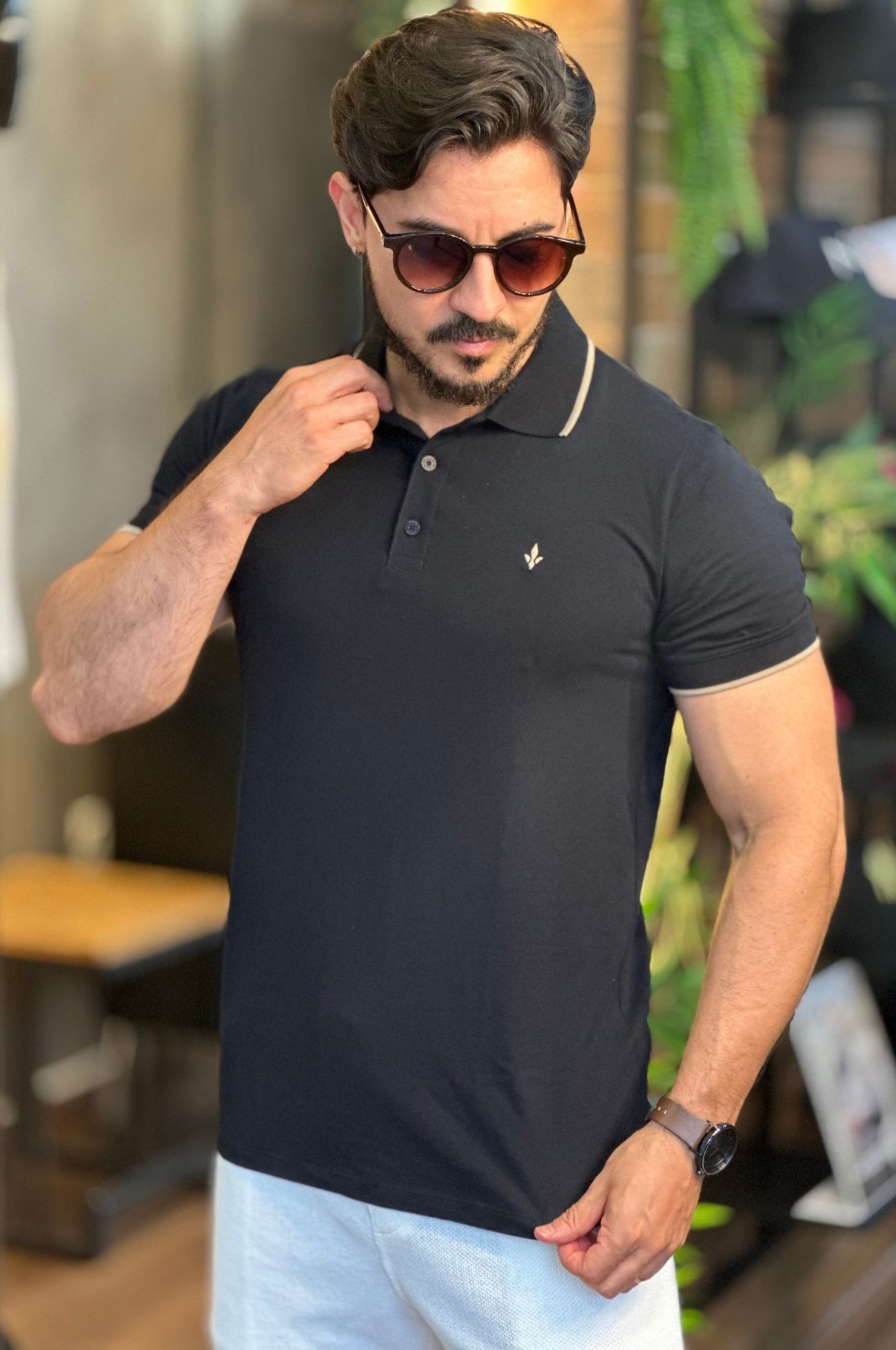 Polo Preta Detalhe Bege DLZ