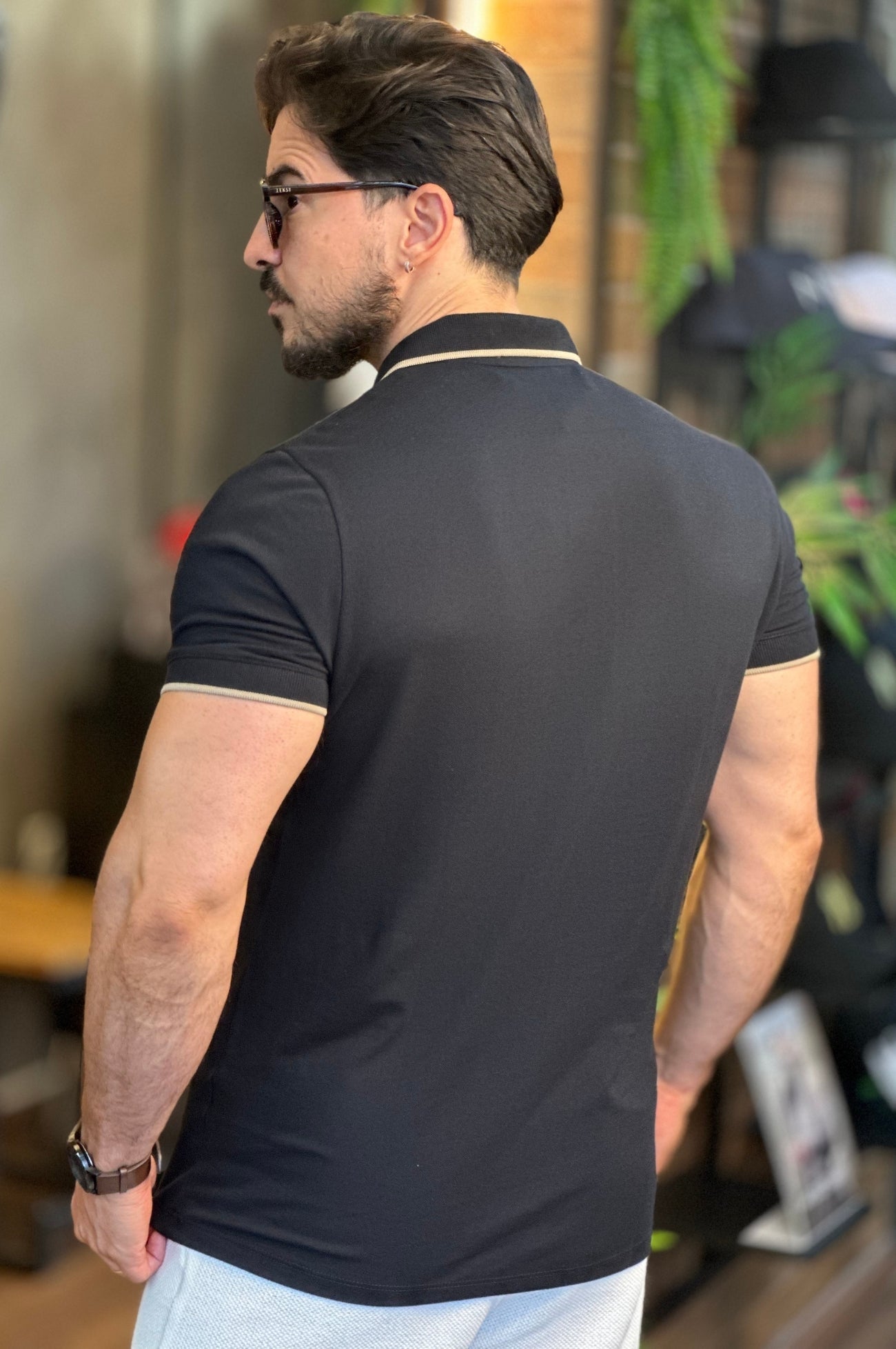 Polo Preta Detalhe Bege DLZ