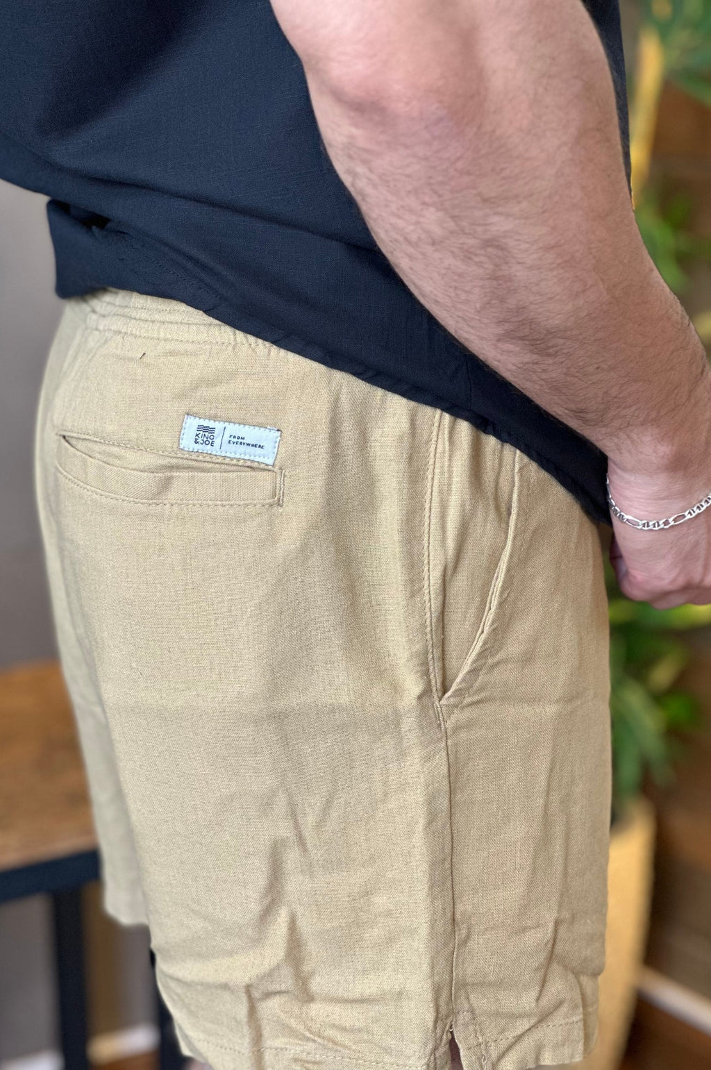 Short Linho Ocre King&Joe