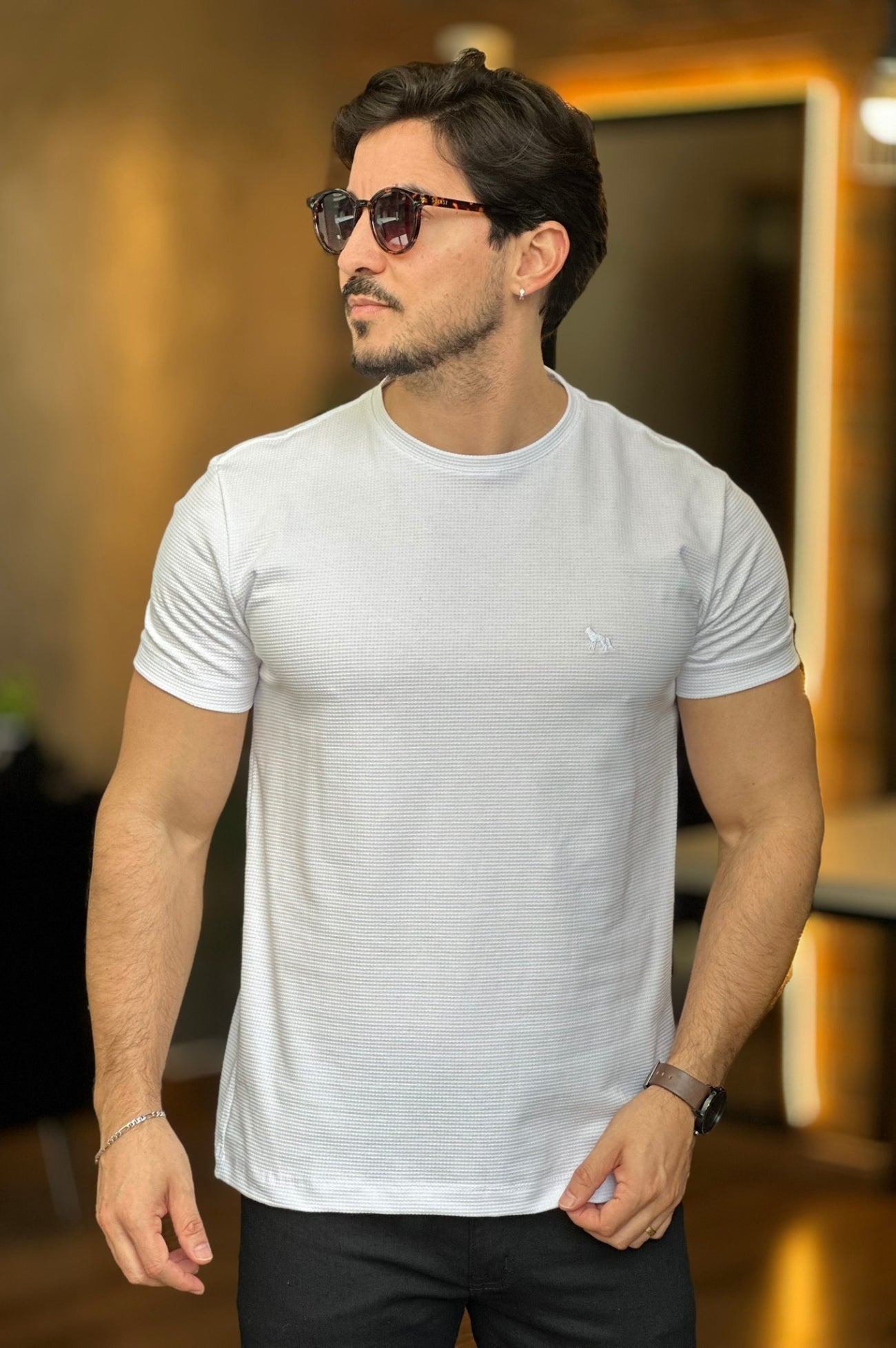 Camiseta Texturizada Branca Acostamento